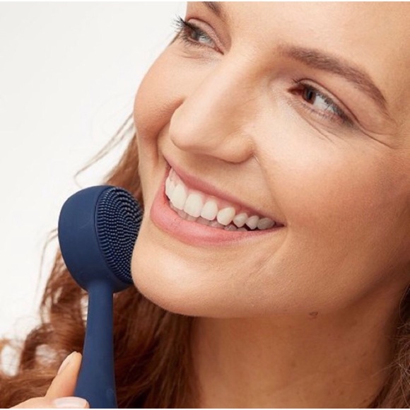 PMD CLEAN Smart Facial Cleansing Device - Picture 9 of 15